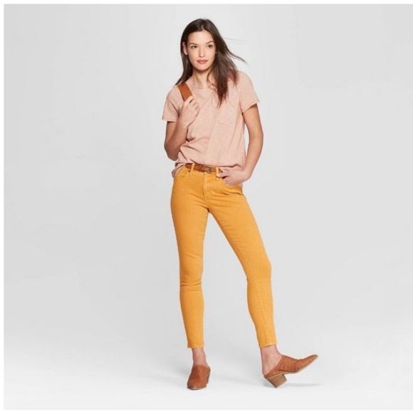 **SOLD **Universal Thread Women's Mustard Yellow Cotton/Spandex Jeans - Picture 2 of 11